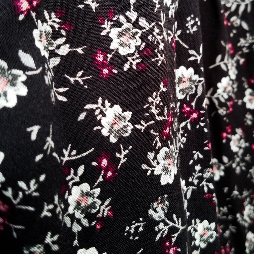 Xhilaration Tie-Front Floral Romper NWT Sz M - Picture 8 of 13